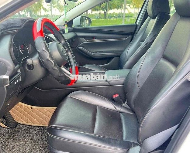 Mazda 3 2022 1.5L Luxury - 460000 km