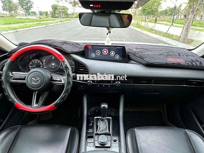 Mazda 3 2022 1.5L Luxury - 460000 km