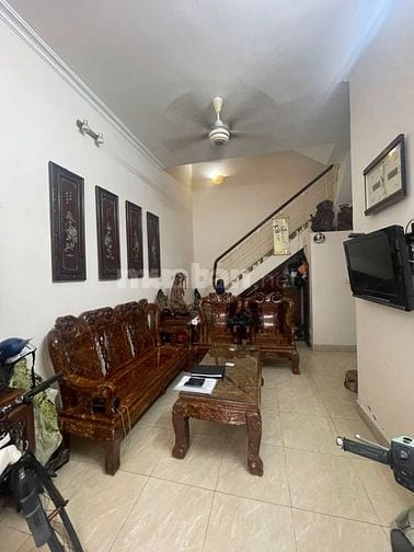 Bán nhà Tân Mai - Hoàng Mai, D T47m x 4 tầng, ô tô tránh, vỉa hè, kinh