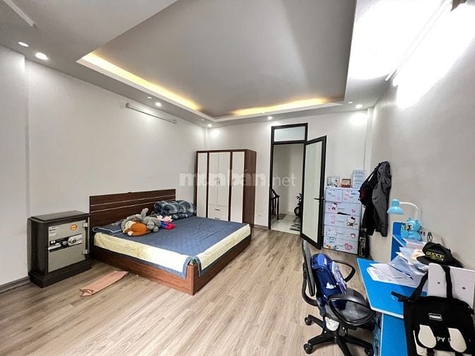 Siêu rẻ, ô tô, 5 tầng phố Thịnh Liệt, Gỉai Phóng giá 6.95 tỷ