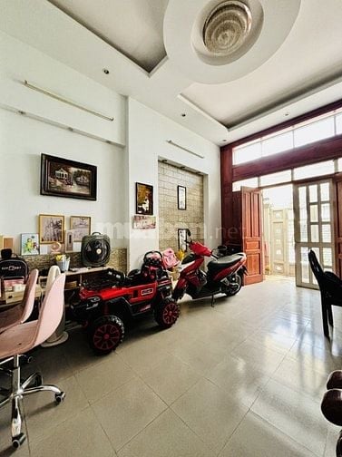 NHÀ HXH 8m, 74M2 3 TẦNG 4 PN, Trường Chinh, P13, Tân Bình nhỉnh 10 TỶ