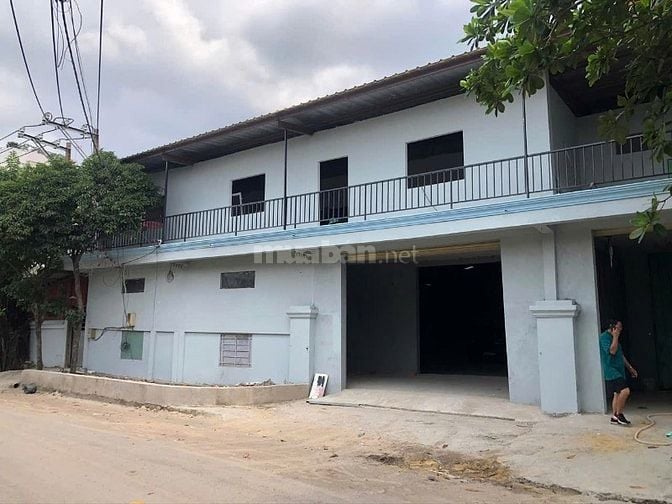 Cho Thuê 2MT 1200m2 kho Trung Tâm Gò Vấp (Mặt sông thoáng mát,