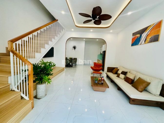 Bán nhà mặt tiền đường Trần Phú kinh doanh nhà xây mới 100% 