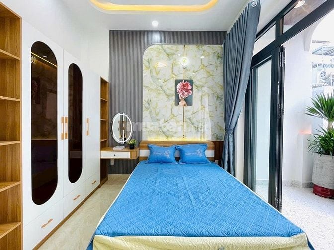 Hạ giá! Bán gấp nhà Nguyễn Văn Quá vào 100m, Quận 12, hẻm xe hơi 6m