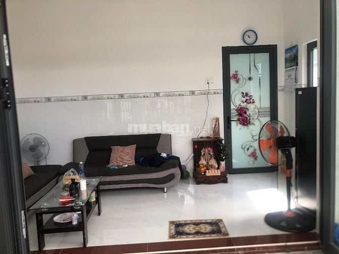 Bán nhà mặt tiền sổ hồng chính chủ