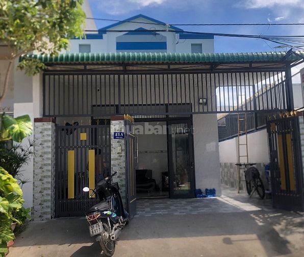 Bán nhà mặt tiền sổ hồng chính chủ