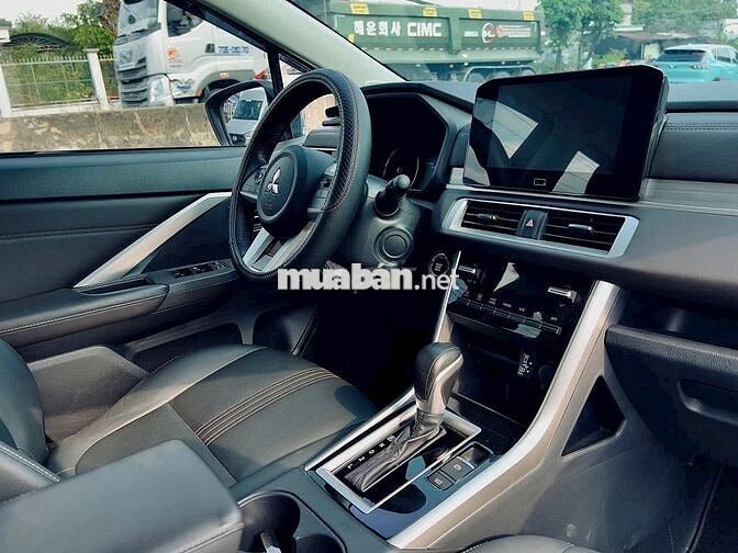 Mitsubishi Xpander 2024 Premium 1.5 AT - 9800 km