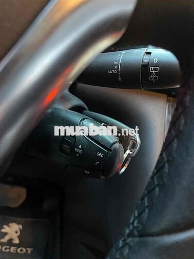 Peugeot 3008 2015 1.6L Turbo - 126000 km