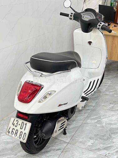 Vespa Sprint trắng đen cực ngon ( Bao Đậu Nợ Xấu )