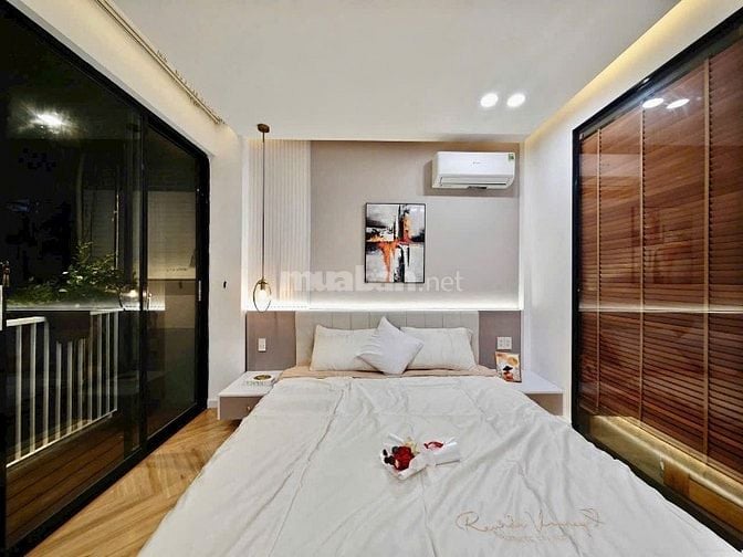 Bán Nhà đẹp 3 tầng đúc full Nội thất Phố Phan Xích Long, Phú Nhuận