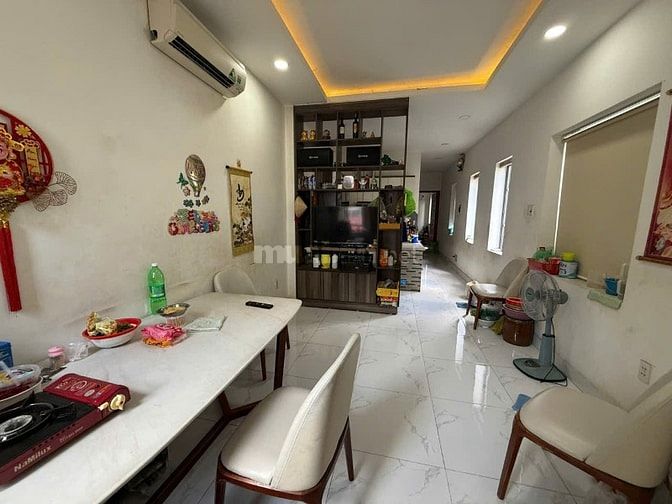 MẶT TIỀN HÀ TÔN QUYỀN CẠNH QUẬN 5, SÁT CHỢ RẪY, ĐHYD DT 50M2, CÓ LỀ 3M