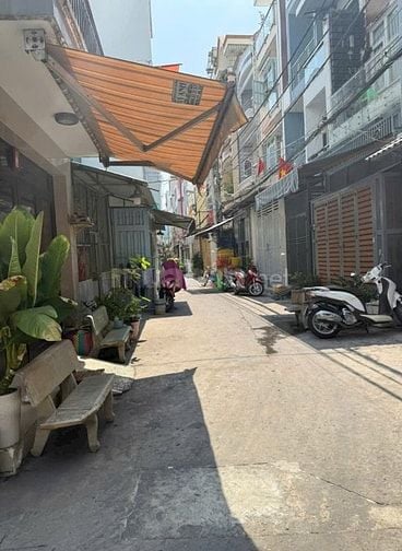 Nhà bán hẻm 4m. Âu Dương Lân thông P3. Dt 5,5m x 6,2. Giá 3ty980