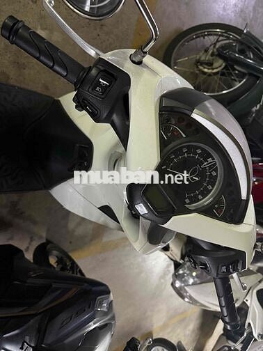 cần bán xe sh150i mới 99% màu trắng sx năm 2019