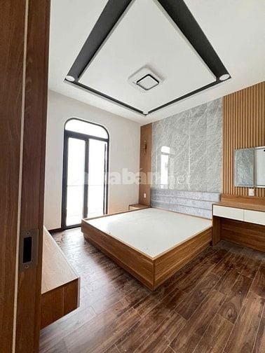 Bán Nhà HXH tại Trần Quang Khải, 9,8tỷ, 32m2, 3PN, 3WC, PL đầy đủ