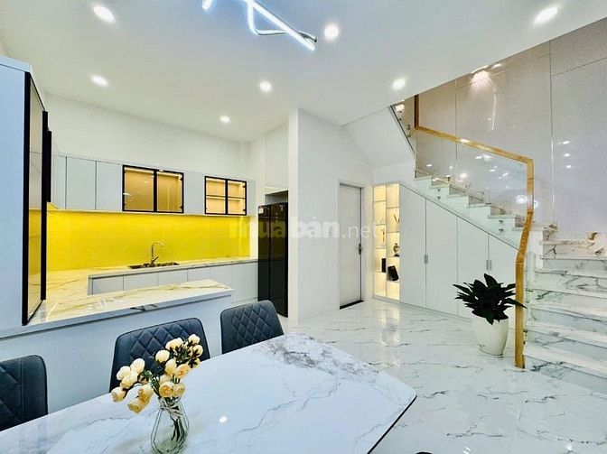 Bán nhà gần Công viên Lê Văn Tám 3,2 tỷ. Điện Biên Phủ, P6, Quận 3
