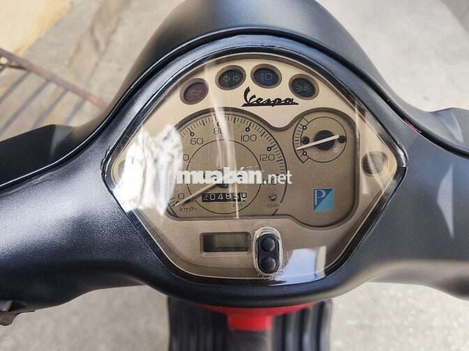 Vespa LX150 ie độ nhiều đồ chơi