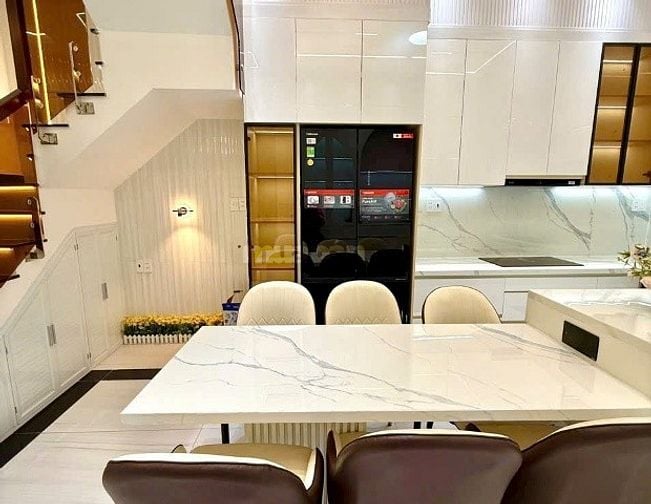 Bán nhà hẻm xe hơi đường phạm đăng giảng DT 4,2x14 đúc 1 trệt 2 lầu ST