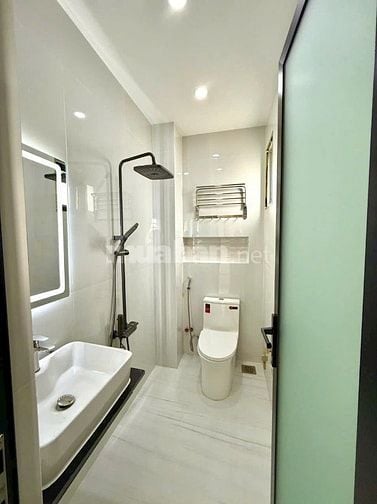 Bán nhà hẻm xe hơi đường phạm đăng giảng DT 4,2x14 đúc 1 trệt 2 lầu ST