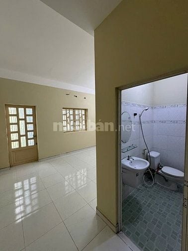 Cho thuê nhà mặt tiền đường Tô Hiệu, Phường Tân Thới Hòa, Quận Tân Phú
