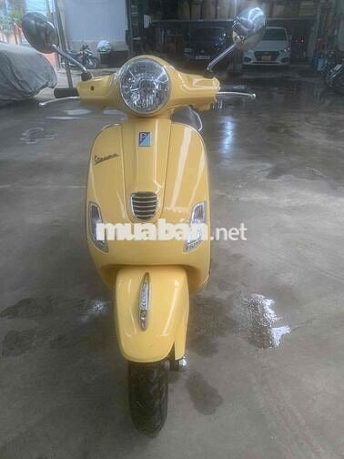 Piaggio LX 125 3V iiE màu vàng xe đi đúng 9800km