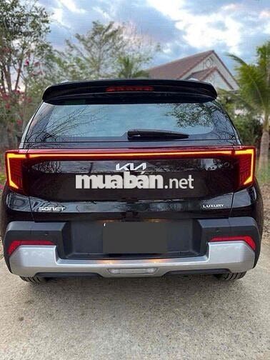 Kia Sonet 2025 Luxury 1.5 AT - 6000 km