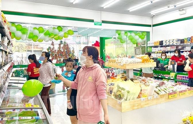CỬA HÀNG CẦN BỔ SUNG NHÂN VIÊN  BÁN HÀNG, KHO, BẢO VỆ DỊP HÈ