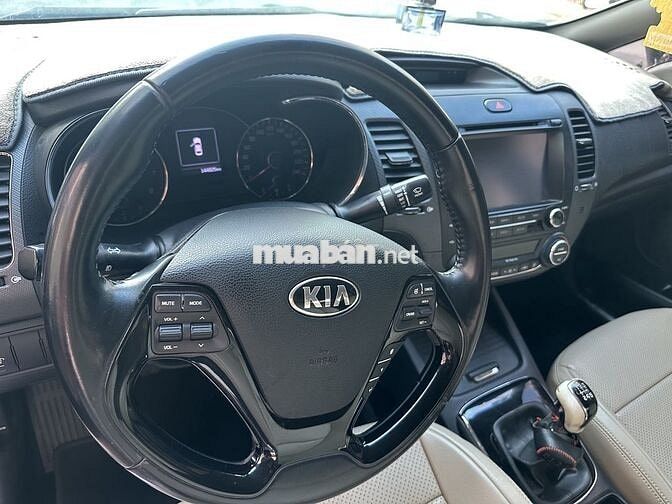 Kia Cerato 2016 1.6 MT - 14200 km