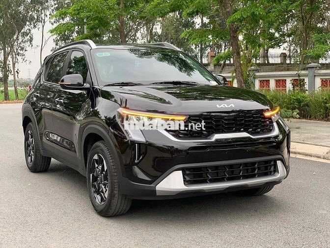 Kia Sonet 2025 Luxury 1.5 AT - 6000 km