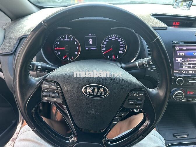 Kia Cerato 2016 1.6 MT - 14200 km