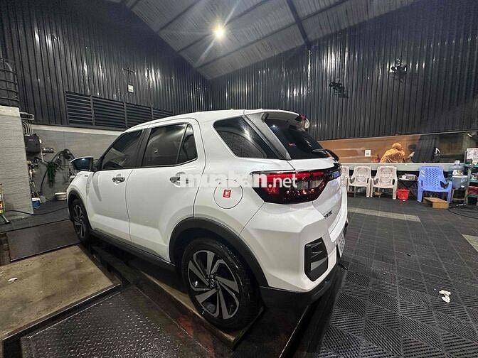 Toyota Raize 2024 - 3996 km