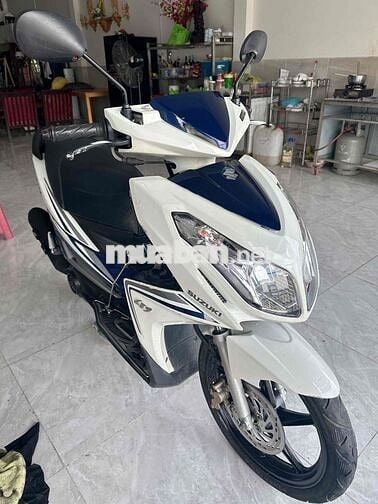 xe zin đẹp, máy êm ,xe đang sử dụng