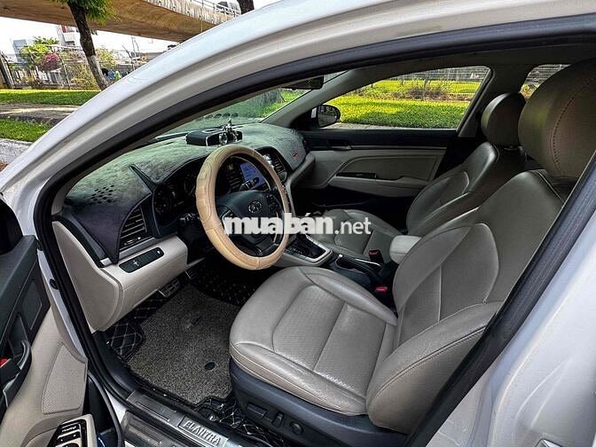 Hyundai Elantra 2018 2.0 AT - 68000 km