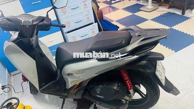 Bán xe chính chủ còn bảo hành hãng. Xe siêu lướt.