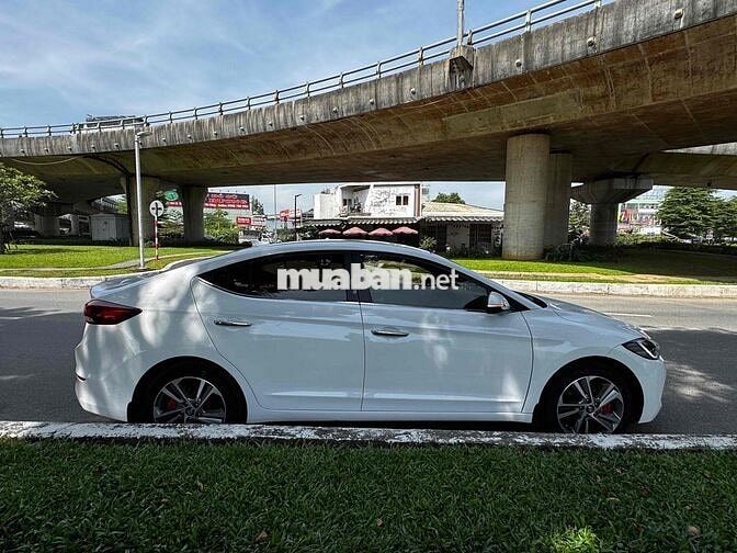 Hyundai Elantra 2018 2.0 AT - 68000 km