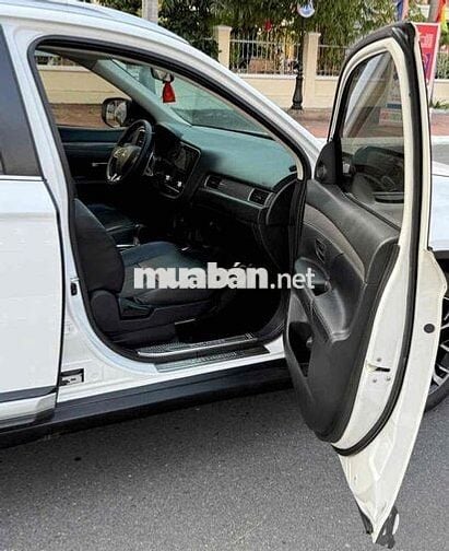 Mitsubishi Outlander  2.0 CVT premium 2020