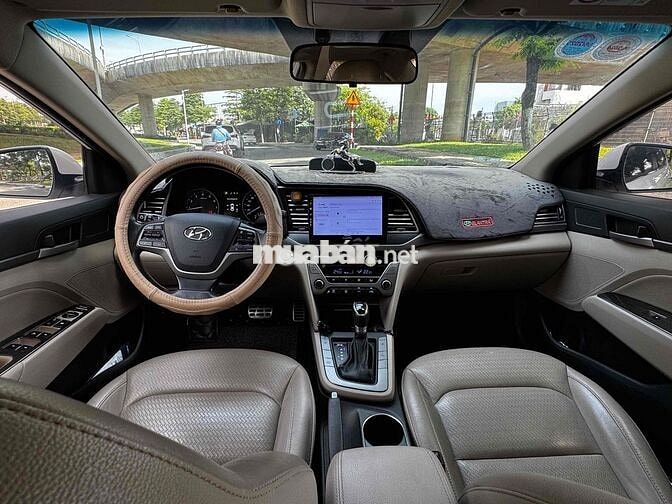 Hyundai Elantra 2018 2.0 AT - 68000 km
