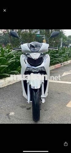 Bán xe chính chủ còn bảo hành hãng. Xe siêu lướt.