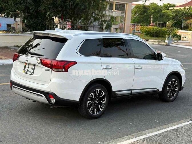 Mitsubishi Outlander  2.0 CVT premium 2020
