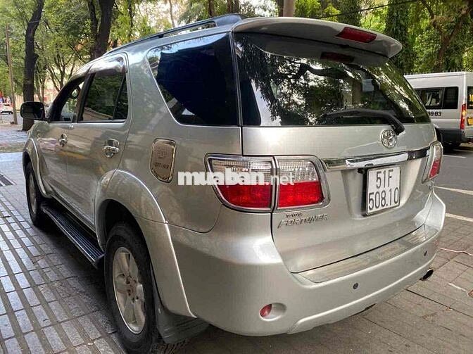 Toyota Fortuner 2010 2.7V 4x4 AT - 140000 km