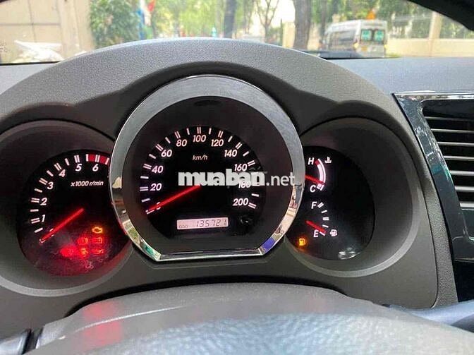 Toyota Fortuner 2010 2.7V 4x4 AT - 140000 km