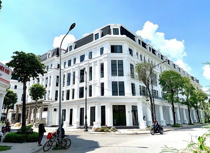 Chính chủ cần cho thuê Liền Kề Louis Giá 28 triệu / tháng. Đồ Cơ bản