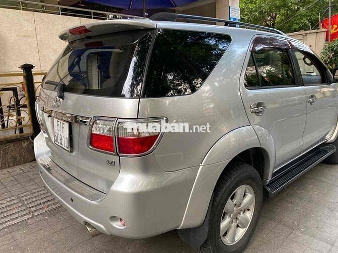 Toyota Fortuner 2010 2.7V 4x4 AT - 140000 km