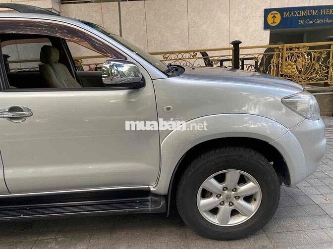 Toyota Fortuner 2010 2.7V 4x4 AT - 140000 km