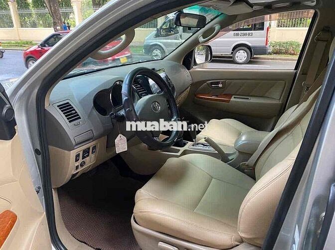 Toyota Fortuner 2010 2.7V 4x4 AT - 140000 km