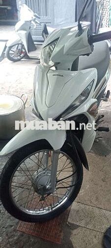 Bán xe vawe Rsx110 màu trắng còn mới