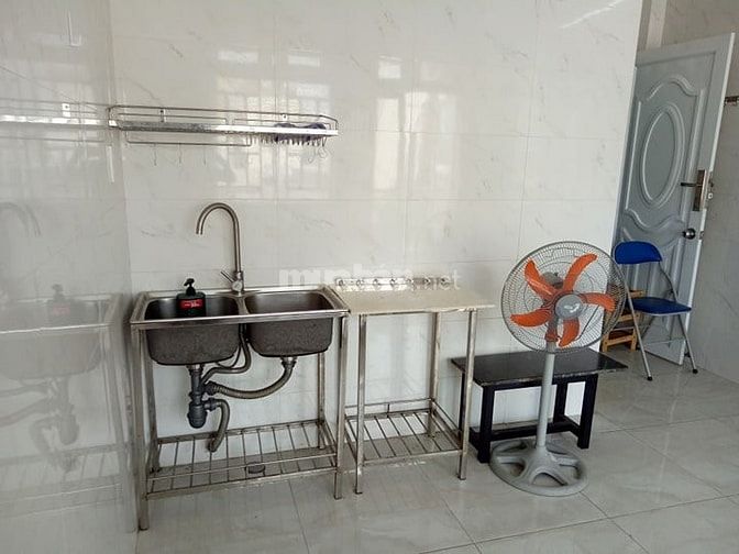 Còn 1 phòng mới máy lạnh, đẹp Như khách sạn gần Quang Trung phan Huy 