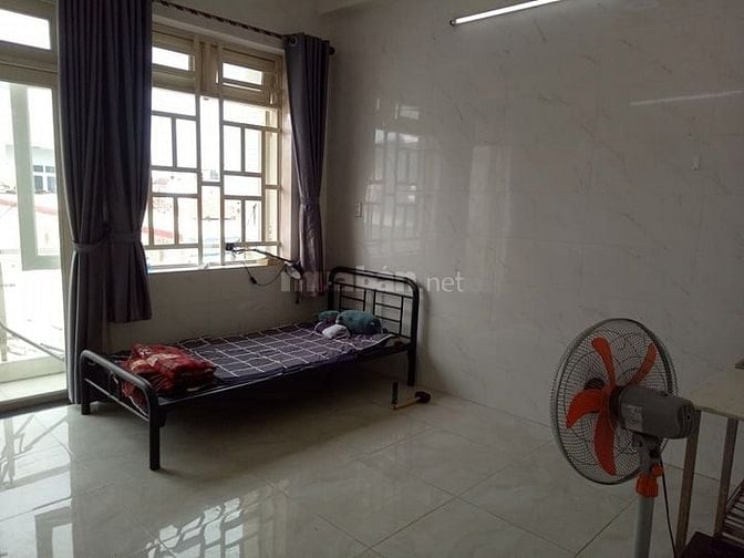 Còn 1 phòng mới máy lạnh, đẹp Như khách sạn gần Quang Trung phan Huy 