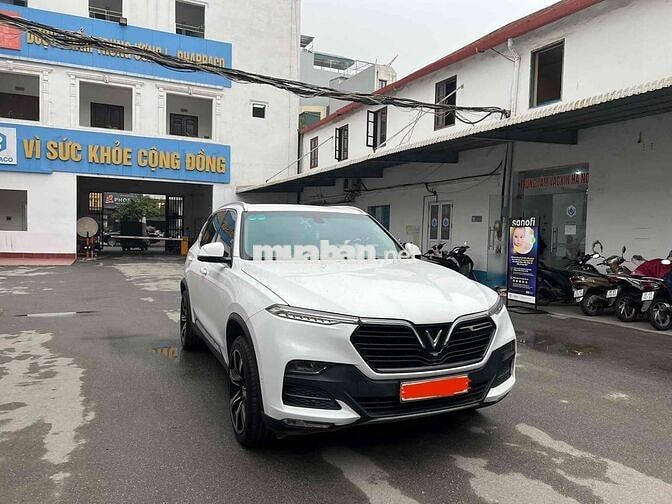 VinFast Lux SA2.0 2021 Premium 2.0 AT - 130000 km