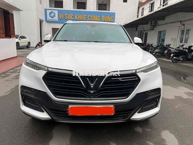 VinFast Lux SA2.0 2021 Premium 2.0 AT - 130000 km
