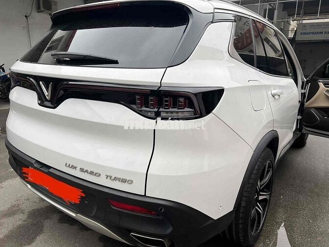 VinFast Lux SA2.0 2021 Premium 2.0 AT - 130000 km